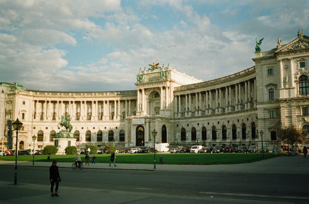 Дворец Хофбург в Вене
